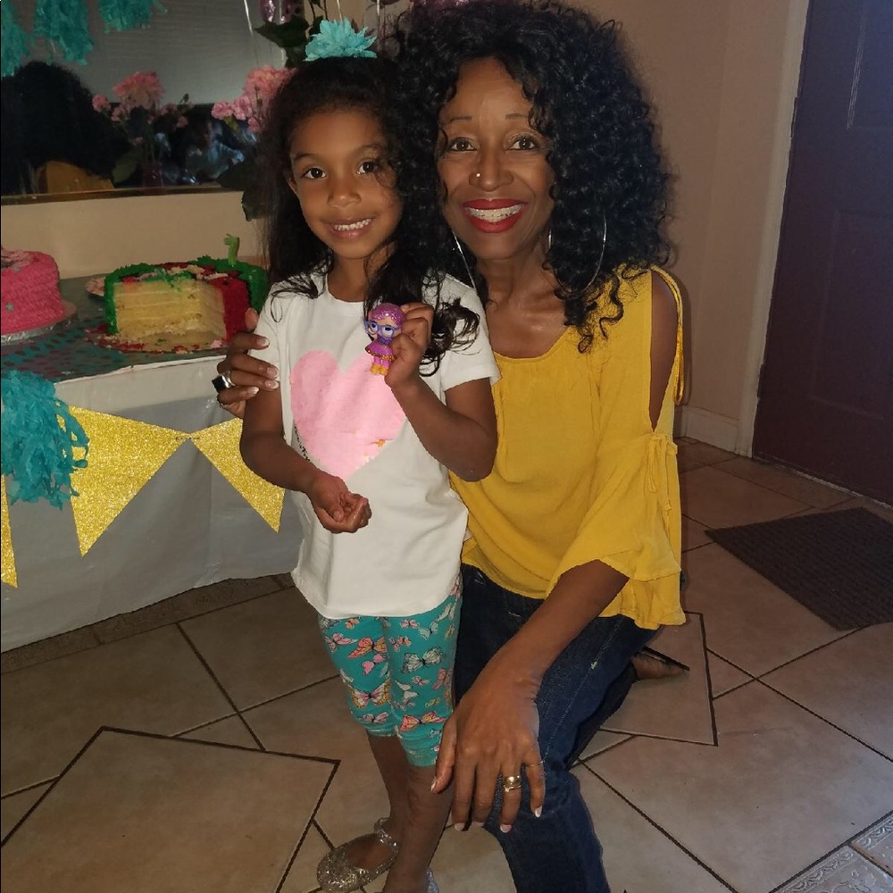 Meet your Posher, Sheilah